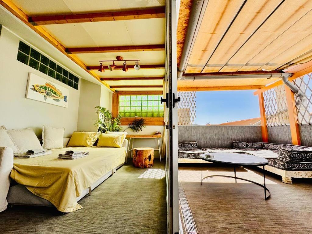 Golden Wave Surf Apartment