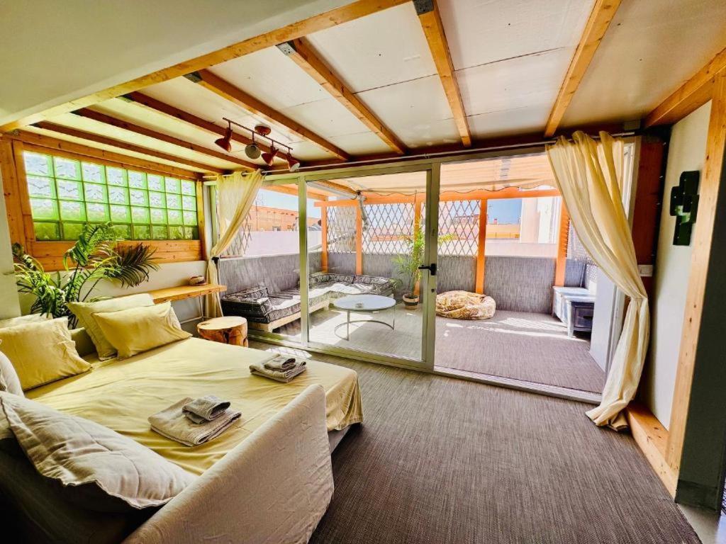 Golden Wave Surf Apartment *