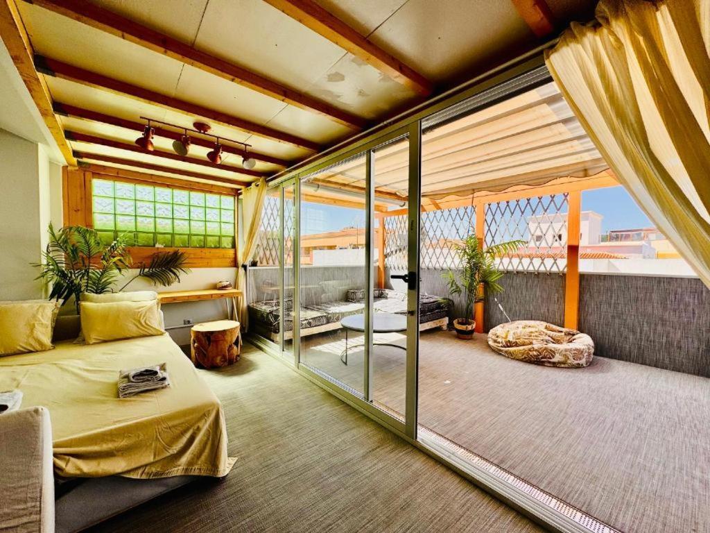 Golden Wave Surf Apartment